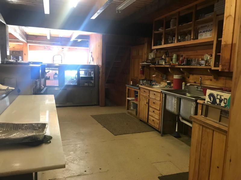 94 Main Rd, Abbot, ME 04406